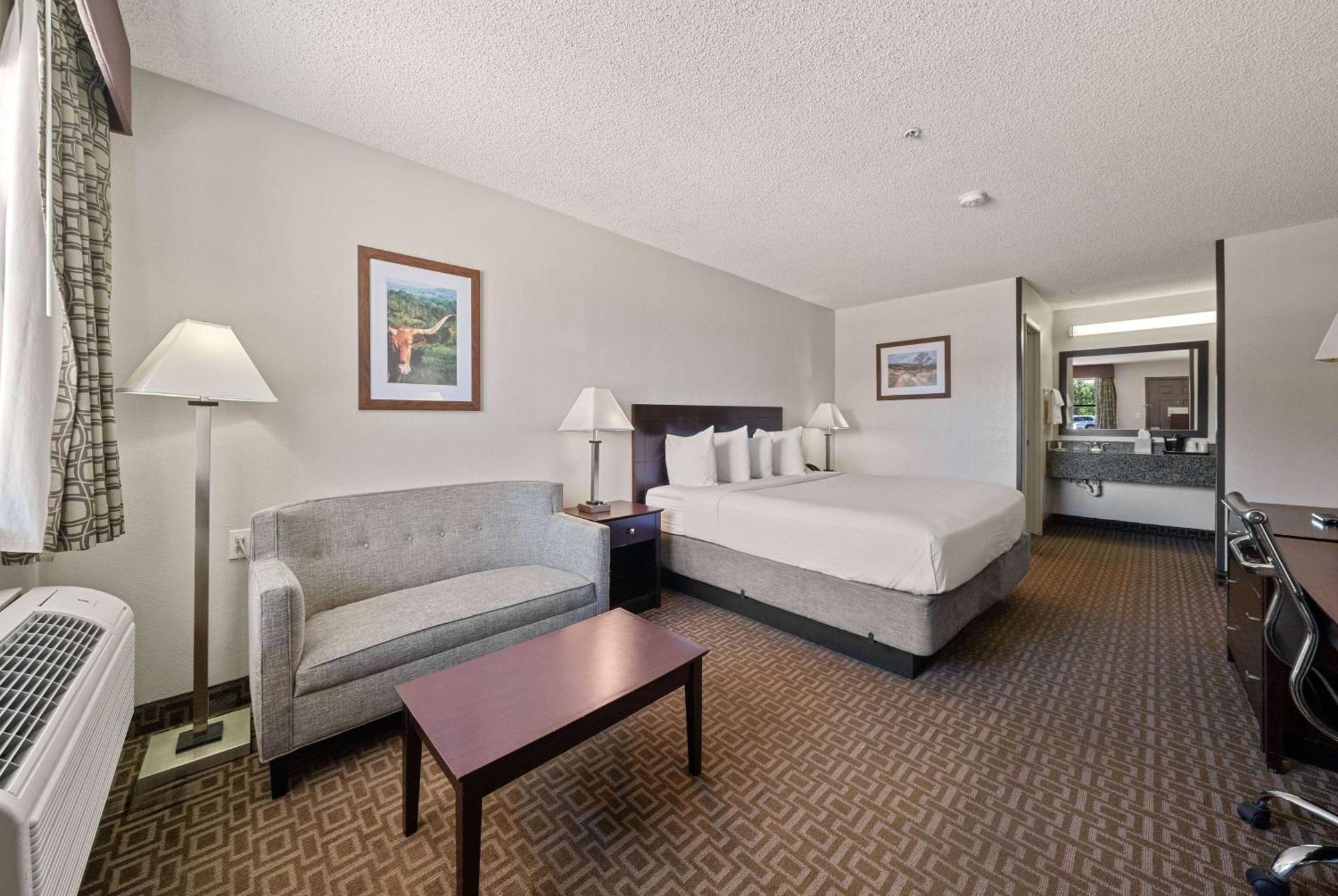 Days Inn By Wyndham Round Rock Exterior photo